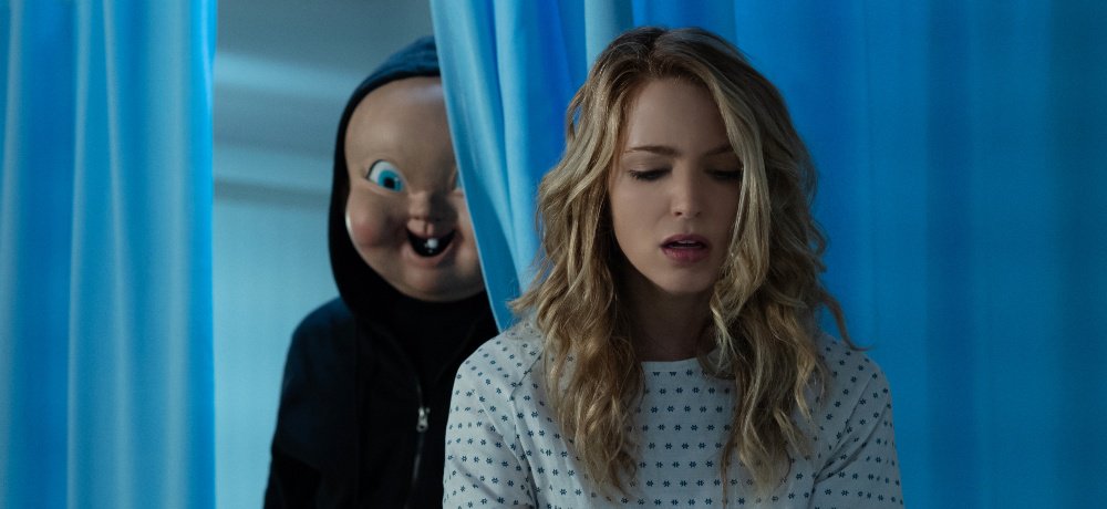 Review: HAPPY DEATH DAY 2U Isn’t the Sequel I Was Expecting – And That’s Why It’s Awesome dailydead.com/?p=249619 <a href="/UniversalHorror/">Universal Horror</a> <a href="/jessica_rothe/">Jessica Rothe</a> <a href="/creetureshow/">christopher landon</a> #HappyDeathDay2U