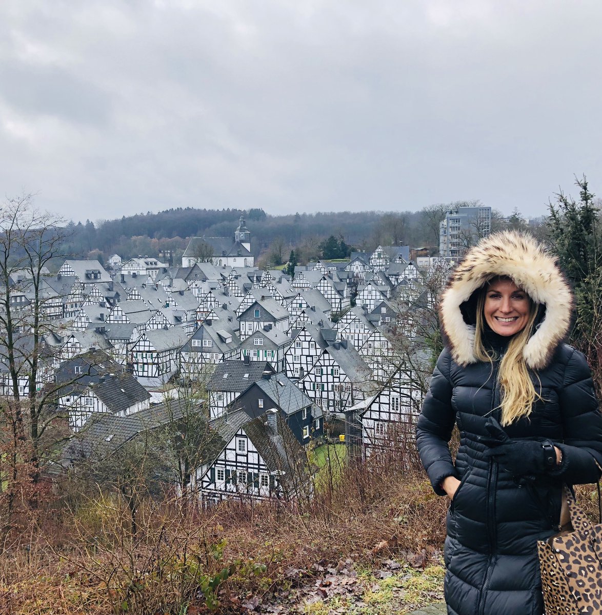 Alice_Theobald's tweet photo. So long for now #Germany #Freudenburg
Until next time 💄🎬 https://t.co/jh4Dx1YIbf
