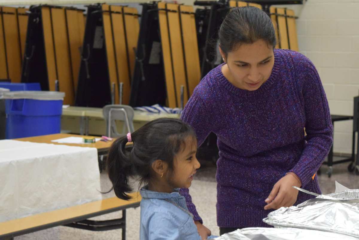 LCPSOfficial's tweet photo. Sanders Corner Family Dinner, https://t.co/X78ubZ4lhp #LCPS #Loudoun https://t.co/sal4YhjGWX