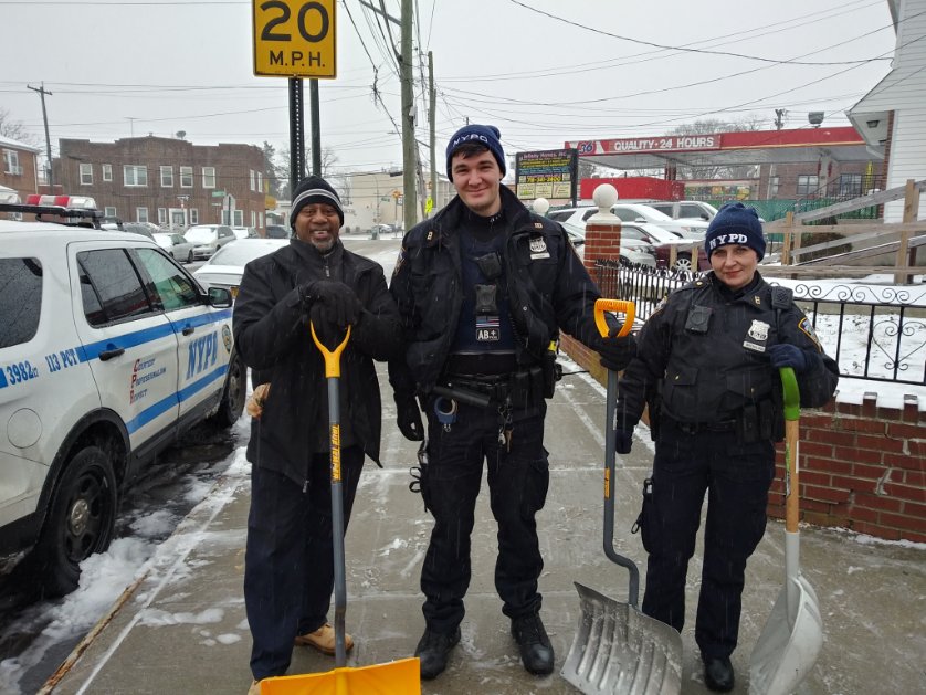 warmstead's tweet photo. These great officers from the 113th Pct stopped by and gave me a hand to clear the sidewalk at the church, Community policing at its best. 👍 https://t.co/ZpXoAIMSA0
