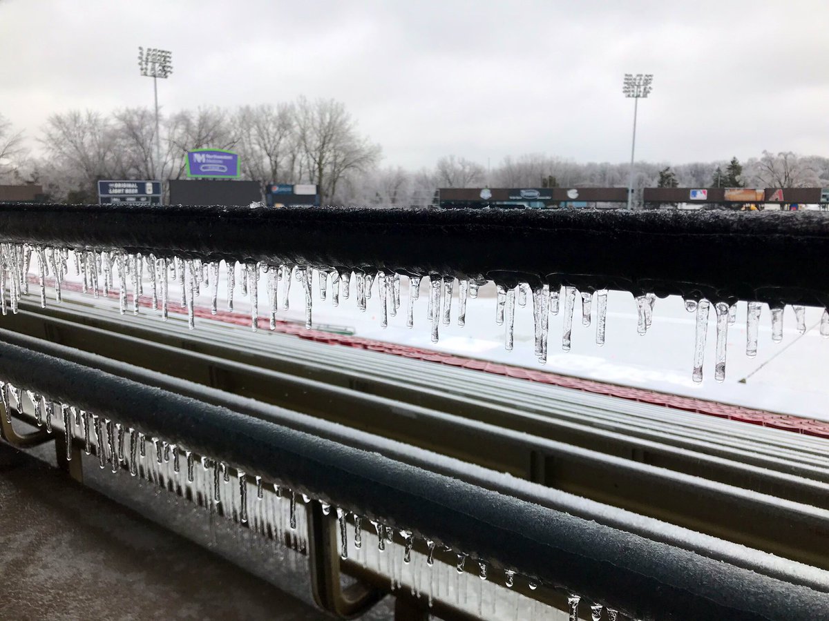 KCCougars's tweet image. *starts blasting Ice Ice Baby* 🥶