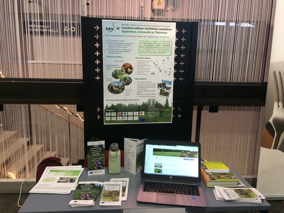 Presenting <a href="/HNVLink/">HNV-Link</a> to the largest gathering of agri-environmental actors in Finland! In this country, so called #traditional_biotopes - semi-natural grasslands - remain THE most threatened #habitat type of all. Advocating the project approach and results at a Solutions Market.