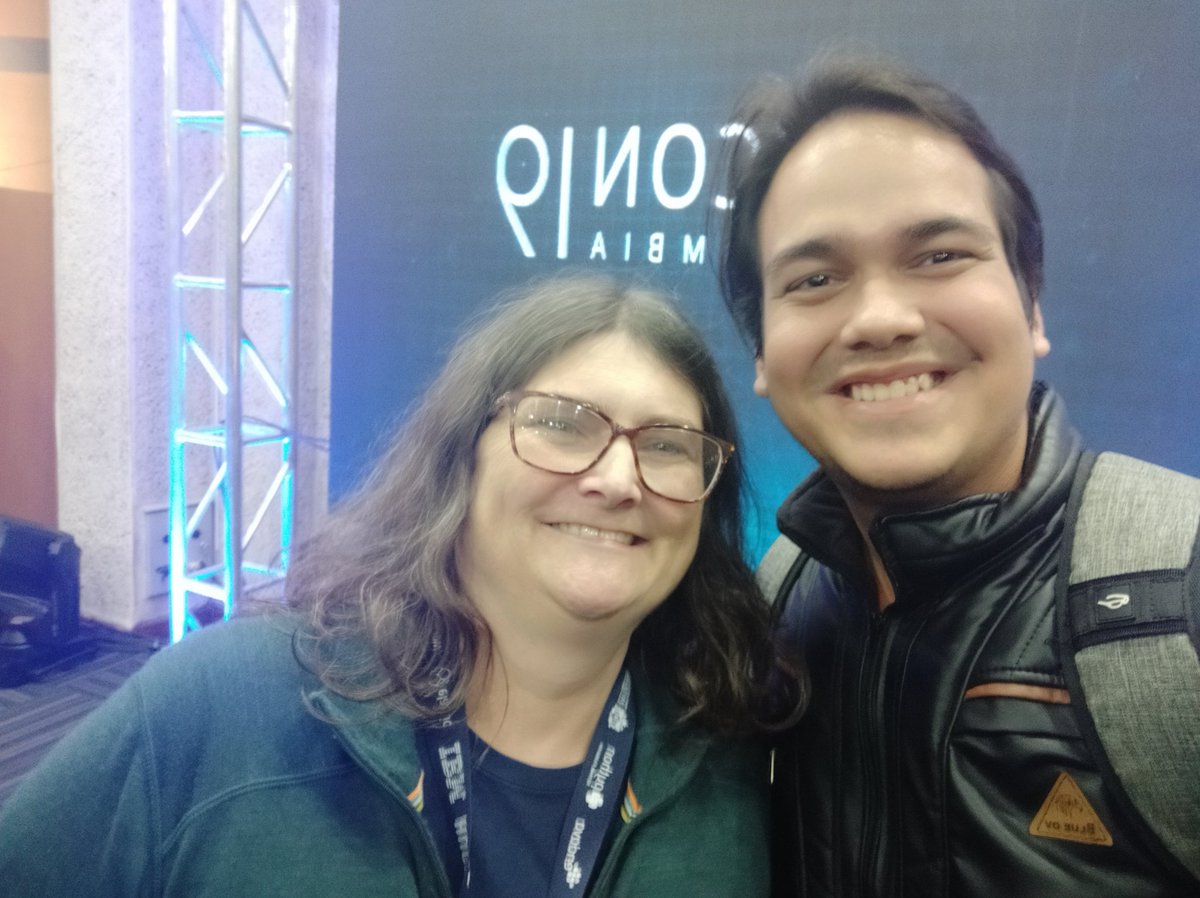 GudarJs's tweet image. Eate año estuvo increíble!#PyconColombia2019 #PythonColombia