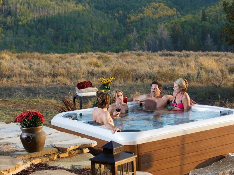 Mastwater's tweet photo. Do something a little extra special for your loved one, your family or yourself. Enjoy a Bullfrog spa this Valentine’s Day! ♥ #ValentinesDay #special #Bullfrog #spa https://t.co/rLrxJfaUI2