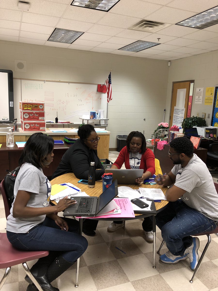 Fourth Grade Team engaged in IB Collaborative Planning with our District IB Coordinator Dr. Murphy. #Knowledgeable #OpenMinded <a href="/IBinAPS/">IB in APS</a> <a href="/MilesTigersAPS/">Miles Elementary</a>
