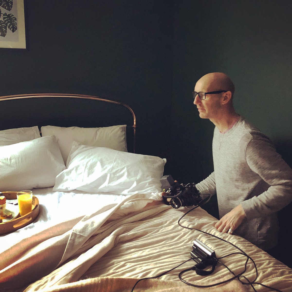 Kinfolk2017's tweet photo. DAY 2 - On set #manchester #interiordesign #onset #filming #video #photography #photoshoot #videoedits #photographer #breakfast #bed #morninglight #grafting #lovemyjob #longshot #closeup #promotion #freelancephotographer #lightingrig #lens #learning #learningonthe #experience https://t.co/bIBITr06y6