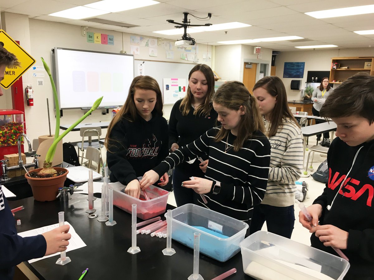 Members of our team had a great time partnering with @MWHSWildcats today for #Careerockit ! Students learned about Streck and the importance of quality controls in the laboratory. They created their own simulated blood samples with sand. #STEMeducation @OmahaChamber @wedontcoast