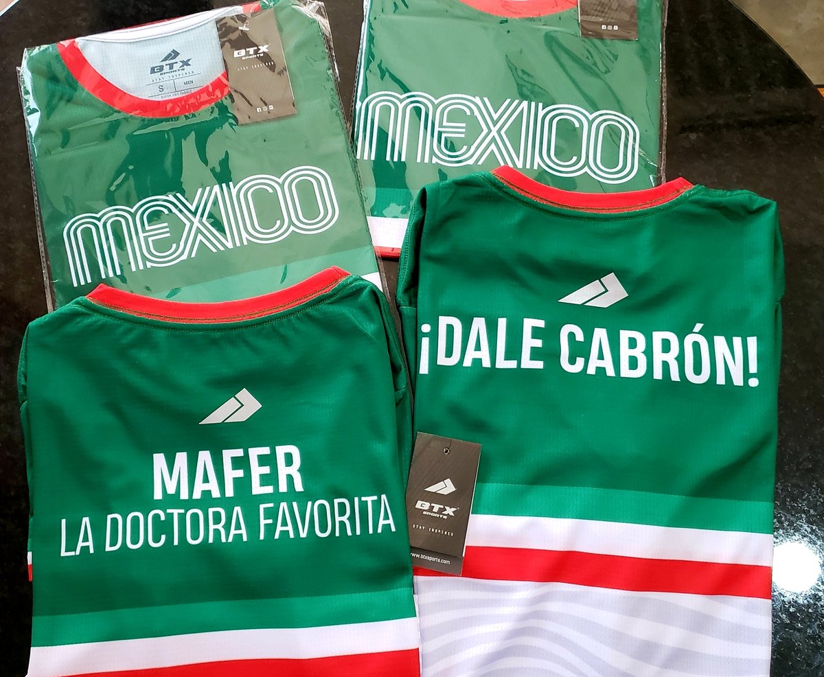 Korridori78's tweet photo. ¡SORPRESONÓN! 🇲🇽😎🏃‍♂️

La marca BTX sports desde Miami nos envió este regalo ¿Y qué creen? 

Envió 2 más para regalar a una Korridora y Korridor, si quieres ganarla, da RT y anota acá abajo el ya clásico #dalecabron el jueves las sorteamos. https://t.co/EyS7ltdJYd