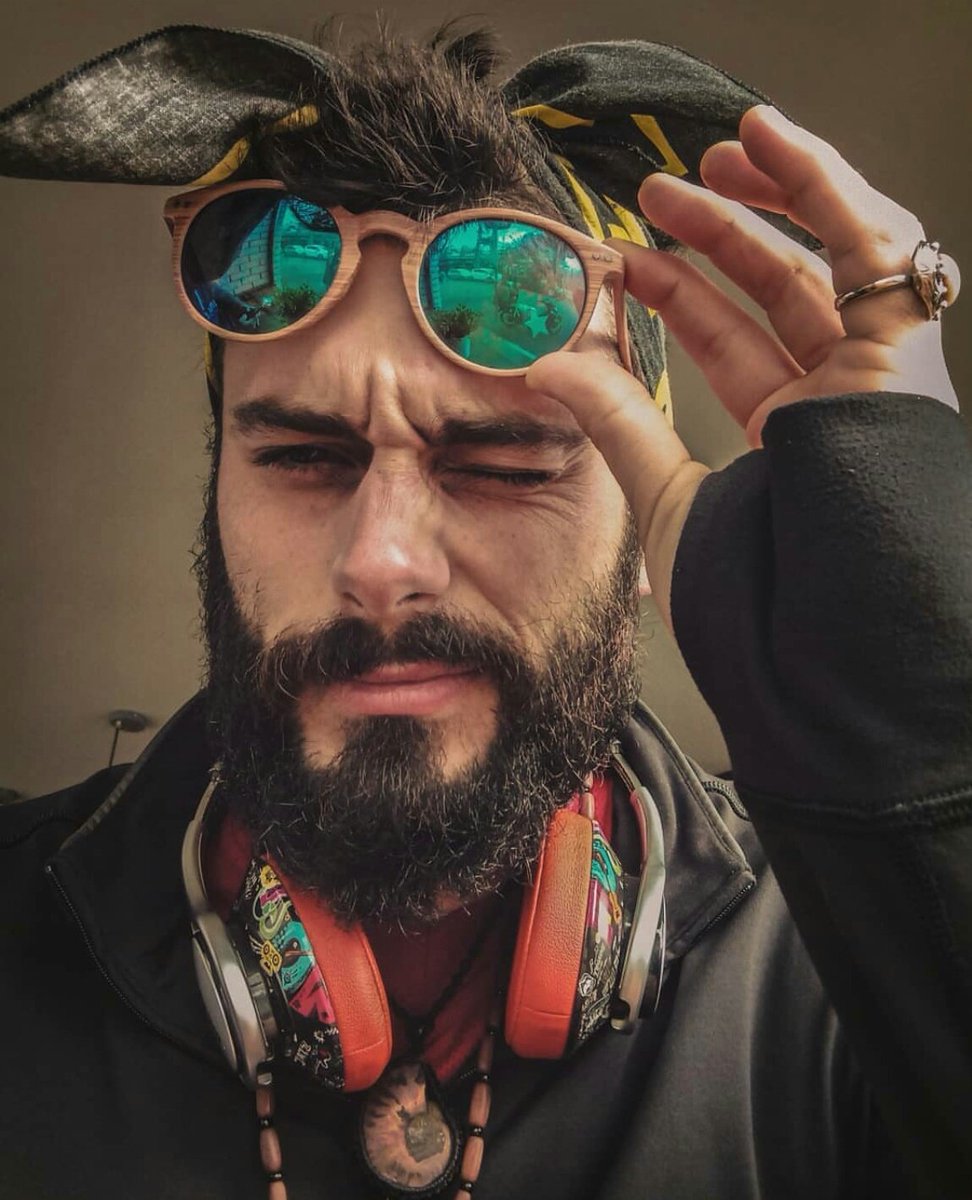 AntiLiptor's tweet image. Team #Spyros 

Ολο το φετινό #Survivorgr