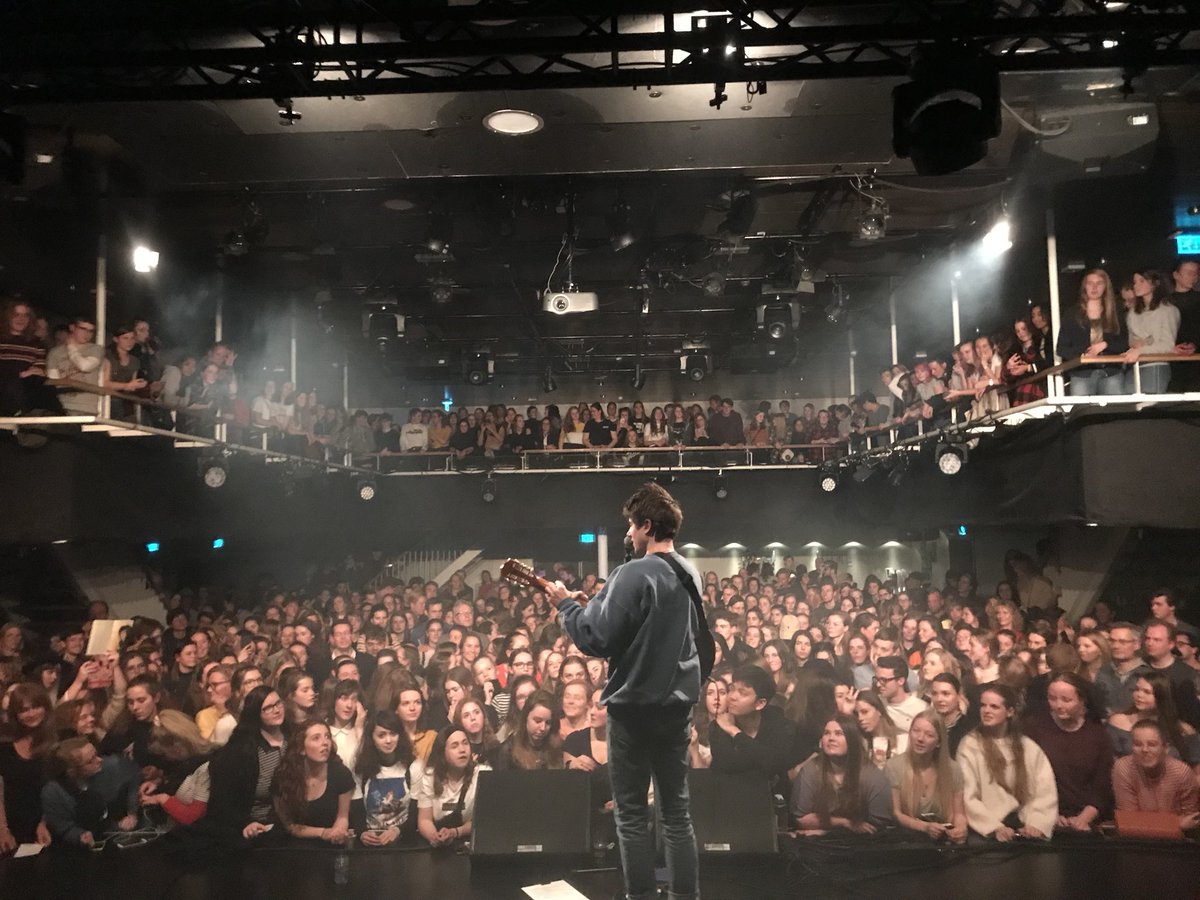 AlecBenjamin's tweet photo. can i sing for you ? https://t.co/wrEkAu9Ff7