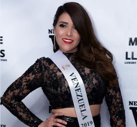 SuNoticiero's tweet photo. Zuliana representa a Venezuela en Nuestra Reina Latina USA https://t.co/s1Cq1PX3hY https://t.co/oN3qPNBT2e