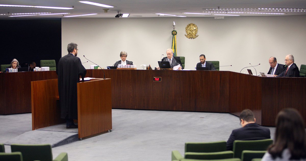 STF_oficial's tweet photo. 2ª Turma mantém aposentadoria compulsória de juiz do RN que participava de esquema de venda de liminares: https://t.co/aRaBz12ynG https://t.co/Mada73xcka
