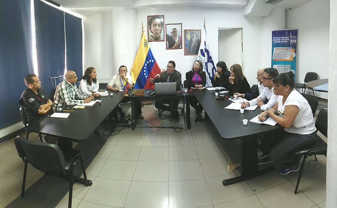 sacs_ve's tweet photo. #12Feb // El SACS en conjunto con Epidemiología  realiza una reunión con el equipo del Ministerio de Poder Popular para Atención de las Aguas con motivo de discutir la providencia administrativa referente a las Recargadoras de Agua #SACSAvanza #epidemiologia #salud https://t.co/4ibWF9wXxe
