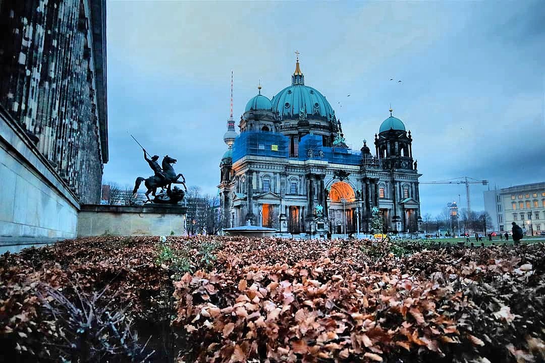 In every corner there is a reminder of what Germany went through in the past 100 years and I think this is brilliant!❤

#travel #winter #travelawesome #travelblogger #wanderlust #germany #berlin #berlinerdom #travelforlife #traveller #berliner #exploregermany #exploreberlin