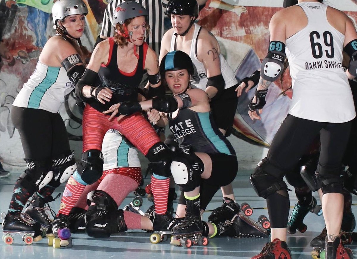 LetterHavoc's tweet photo. What better way to start the season that with a new #rollerDERPy photo? #derbytwitter 📸: David Dyte https://t.co/WRhbunJrem