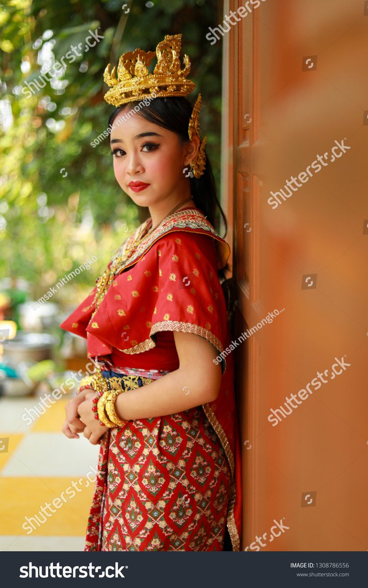 bingsomsak's tweet photo. Thai teenage girls in traditional Thai dance costumes
https://t.co/D43zrvbAmN
#thai #traditional #dance #girls #teenage #beautiful #beauty #young #people #female #person #woman #background #portrait #adult #prettyace #smile #gold #culture #asian #dress #costume #thailand #dancer https://t.co/zXai1ZgNSt