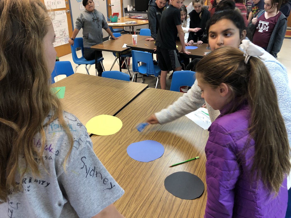 HastingsMargie's tweet image. Kids were discussing (debating) lol their Earth, Sun and Moon representations. #gotscience @CuringtonElem  #cesamazingadventure  #curingtonstrong
