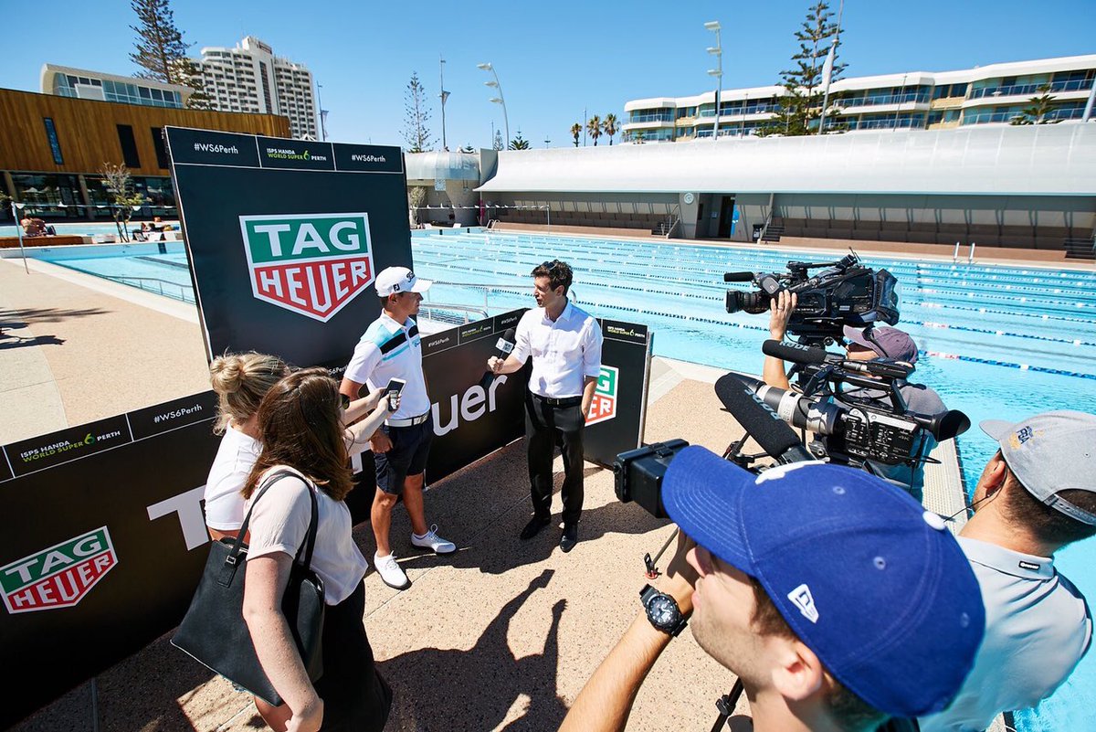 au_tla's tweet image. On Monday, the ISPS HANDA World Super 6 splashed into #Perth. 

A @TAGHeuer timepiece was on the line for 3 pros as they chipped towards a floating green ⛳️

Check out all the action at Lake Karrinyup Country Club this weekend!

@worldsuper6perth #WS6Perth #justanotherdayinwa