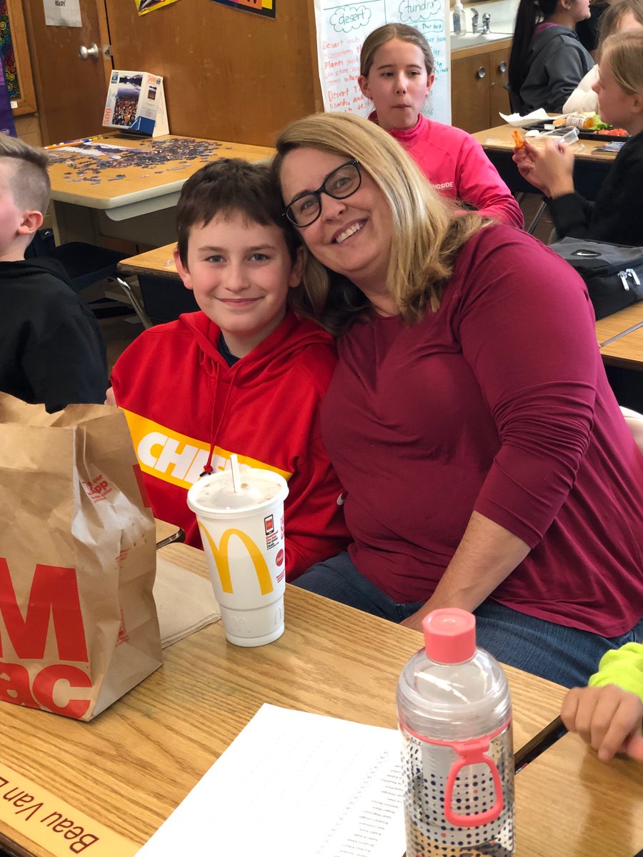 sunfifthgraders's tweet photo. It was fun to switch things up and eat lunch in our room today! @NodSunES #goodfriends https://t.co/R3w2FVbU6F