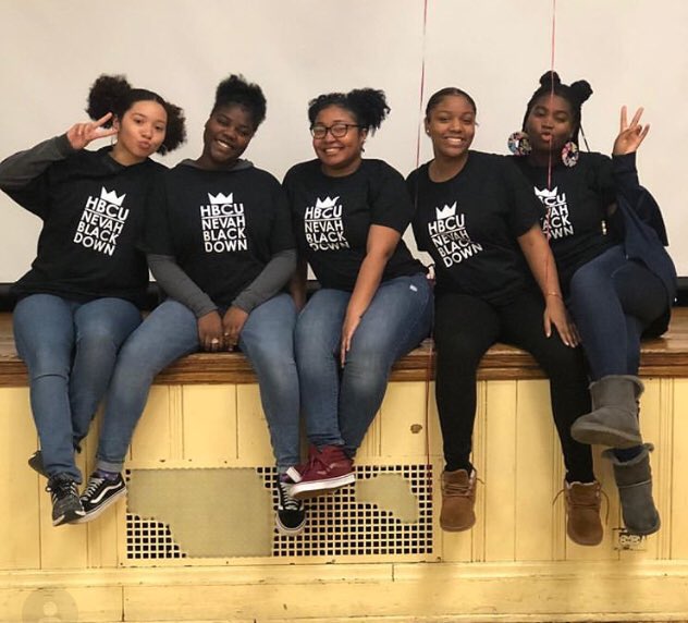 nbdgear's tweet photo. #NEVAHBLACKDOWN COLLABORATES WITH THE #OMEGABLACKCOLLEGETOUR #HBCU #TEES AVAILABLE (PROCEEDS BENEFIT PROGRAM) MORE INFO: https://t.co/tts5NgbYVy https://t.co/6GpmqGU48i