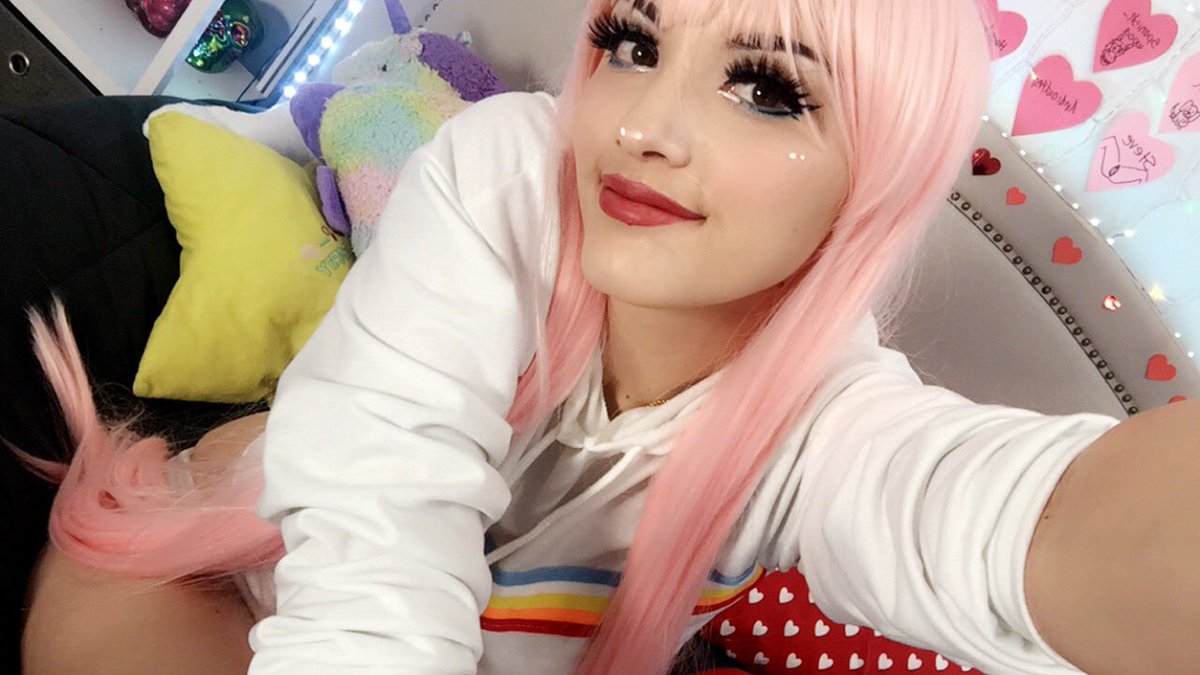 upallnightcams's tweet photo. Catch @MissRainbowslut live on cam right now looking pretty in pink.

https://t.co/3F8B41dvSg
❤❤❤❤❤❤❤❤❤❤❤❤❤

#amateur #CamModel #pink #panties #heart 

@lillywhitebooty @CamAngelsLive @CamAngelsXXX https://t.co/pqwv8gTjNt