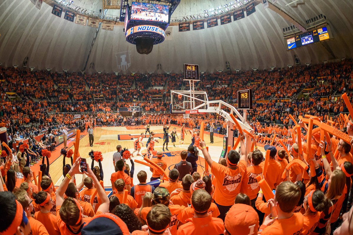 Four years ago today 2/12/15, the #Illini beat Michigan 64-52 in OT in front of a <a href="/StateFarmCenter/">State Farm Center</a> record crowd of 17,087. 

The Illini trailed 50-43 with 3:30 left before going on a 21-0 run to pull away in OT (7-0 to tie it in regulation, then 14-0 in OT).