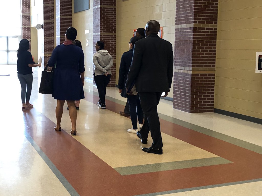 AguirreJrHigh's tweet photo. Student guides helped our visitors navigate around campus today as they toured halls and visited classrooms to observe AVID strategies in full swing! #avid #thisisavid #AVIDEducators #aguirrebulldoga #becvisd https://t.co/nOmk58bsyu