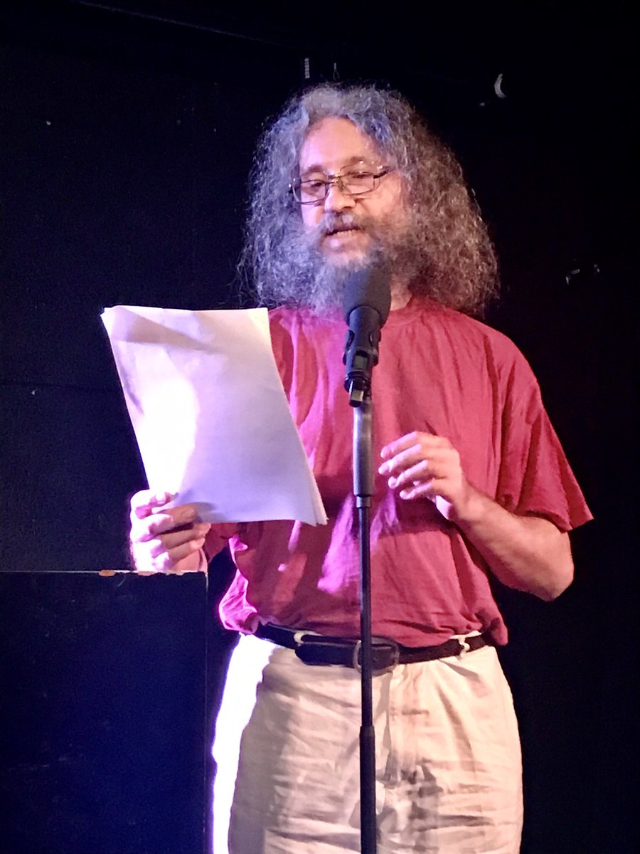silkyida's tweet photo. Dark humour and outright horror at Virtual Futures from Gary Budgen, @MarkH_J and @thebiofuturist #vffiction #VirtualFutures https://t.co/Uvvru33DAd
