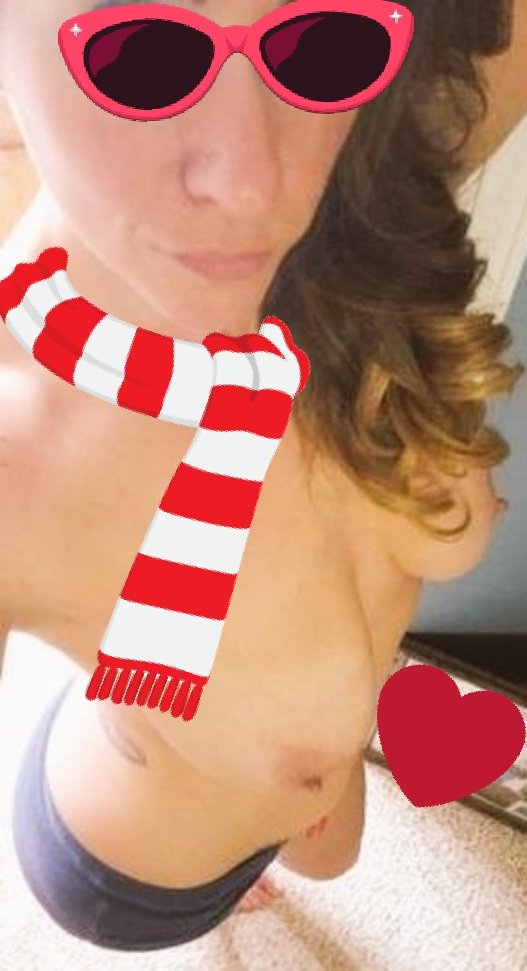 Happy #TittyTuesday it's cold and snowy outside. I might need some help staying warm husband is gone.