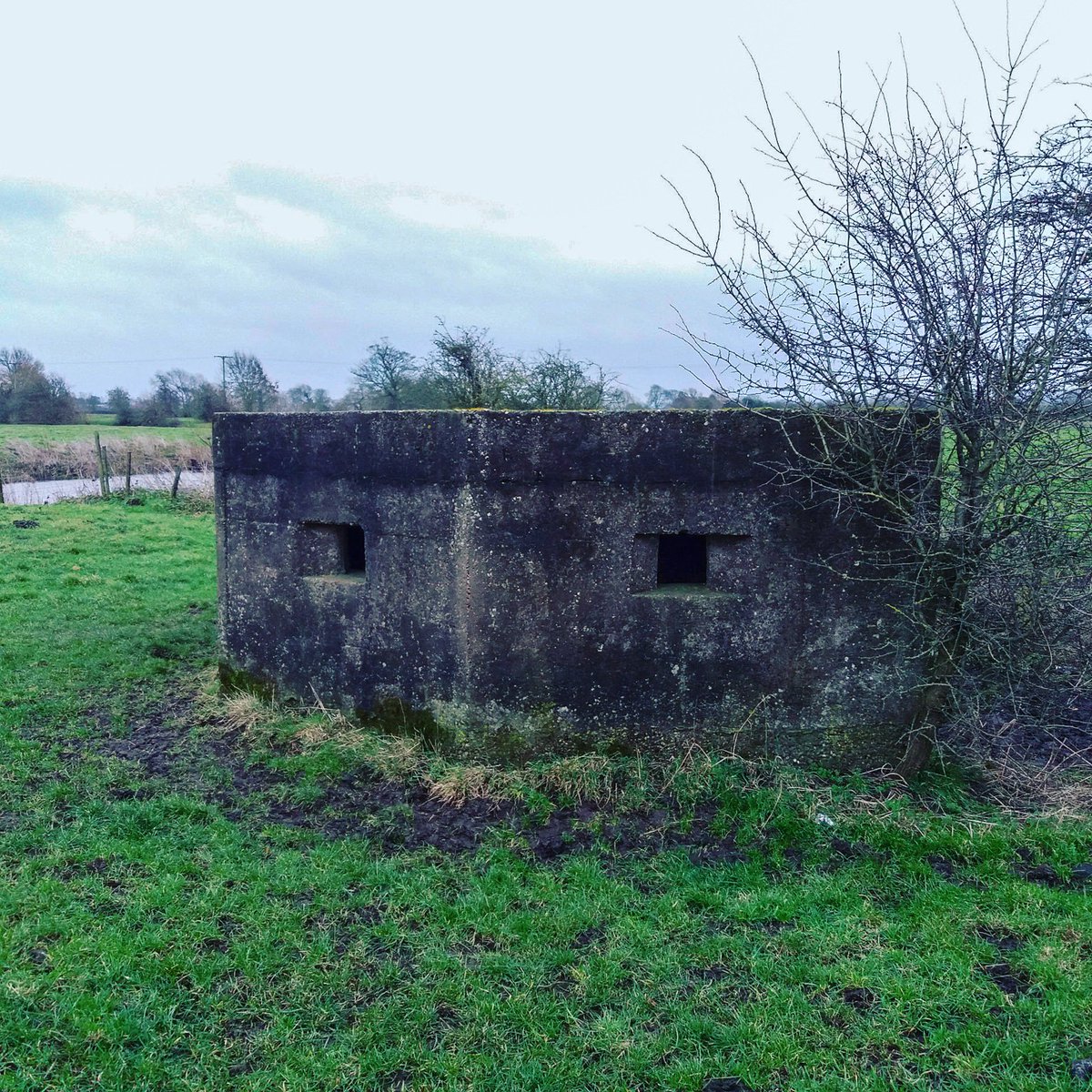 Baddileyram's tweet photo. #ww2pillbox on the bank of the #riverdove #staffordshire 📸📸📸 #photography  #ww2 #ww2pillboxes #pillbox #defence #operationsealion #greatbritain #ww2defences #ww2photography #historyonyourdoorstep #history @PillboxSG @RobWhyman https://t.co/KCMexWUdPQ