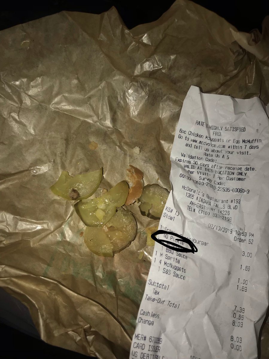 igetSoleHigh's tweet photo. Im allergic to pickles! I asked for NO pickles and got EXTRA! @McDonalds https://t.co/OeXhpdmSsE