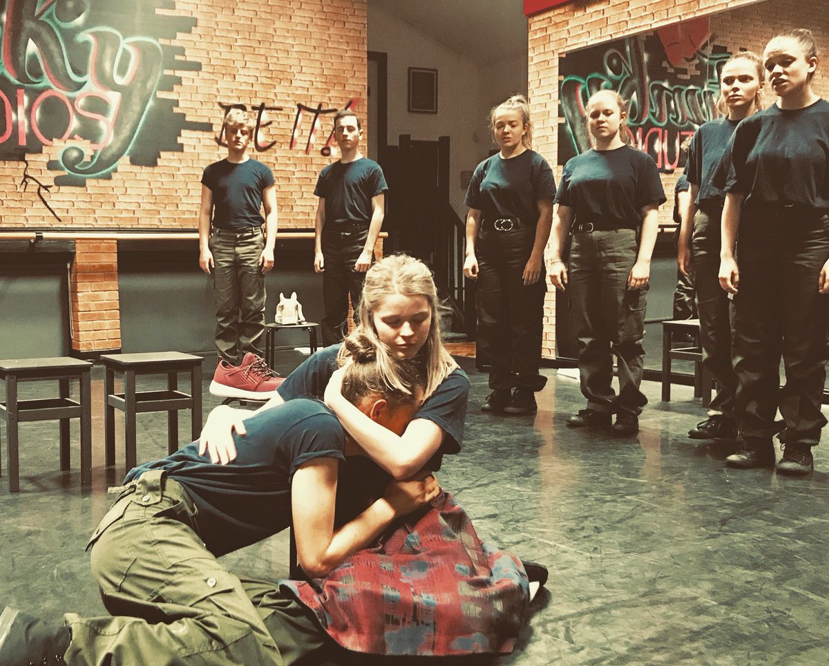 Funky_Studios's tweet photo. YES!!! 👊🏻💙
The Funky Company DOGFIGHT rehearsal this evening was incredible!!!
Our first stagger through a month before we open!!!
#smashedit #funkycompany #keepitup #hardworkpaysoff https://t.co/Ncvk7Apjdp