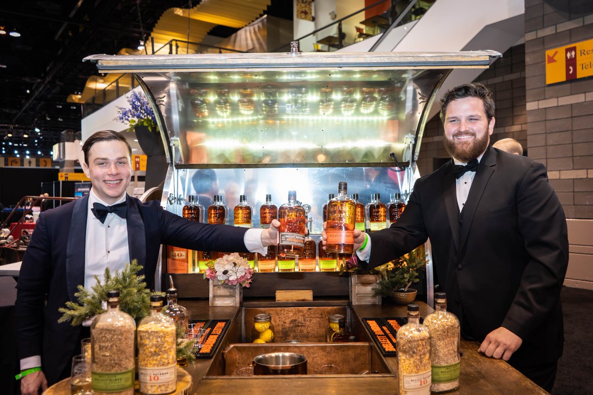 toqueandbottle's tweet photo. Still in a state of bliss from Friday’s #FLFC19 event! ✨Thank you to everyone who helped make this happen. We’re so happy to be part of an event that raised over $2.8 million for local charities! 🙏 @ChiAutoShow https://t.co/WSo5KQeIND
