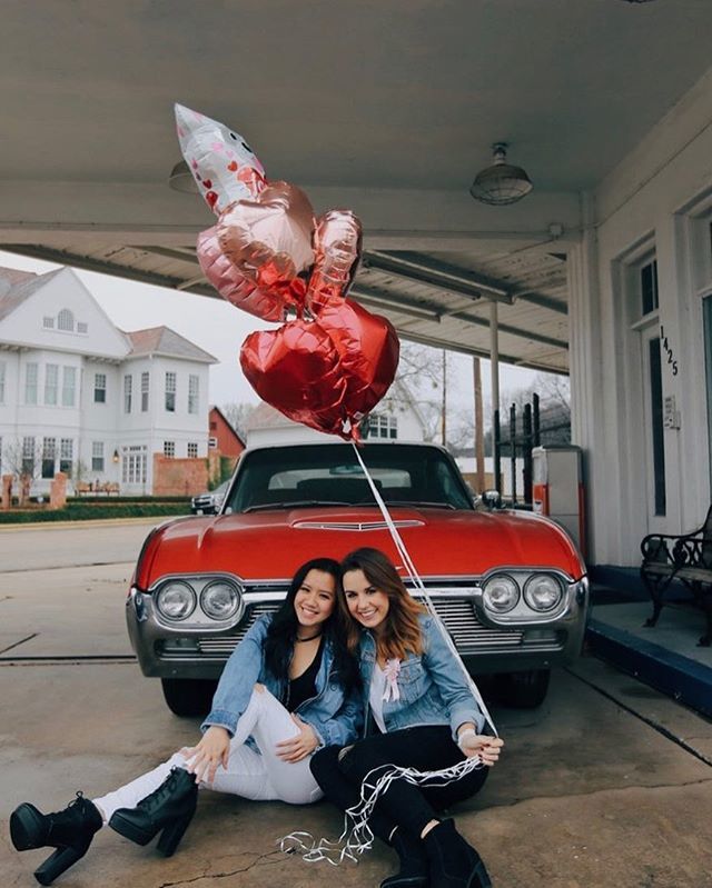 buttonedbears's tweet photo. If all else fails, love your look this Valentine’s Day! Whether you’re home or out, we have you covered. Check out Buttoned today for the “Love your look” outfit guide 💕 https://t.co/zHAO3cqQYl https://t.co/b65mZGKWoh