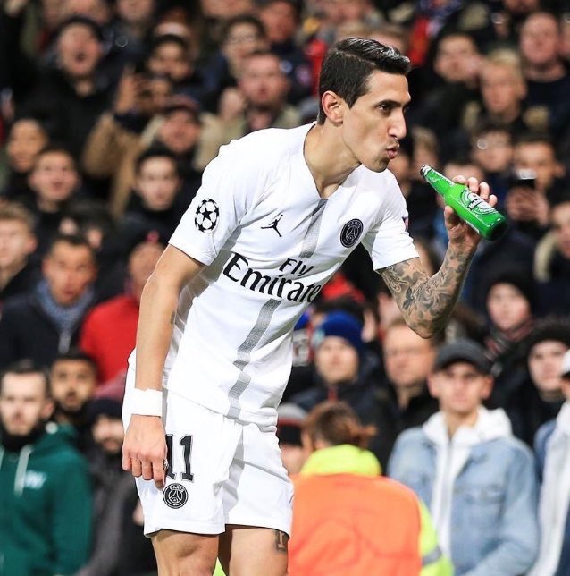 AmineMaTue's tweet photo. Meilleure photo du match je suis mort je l’aime trop ce con https://t.co/ACxI9PL2iT