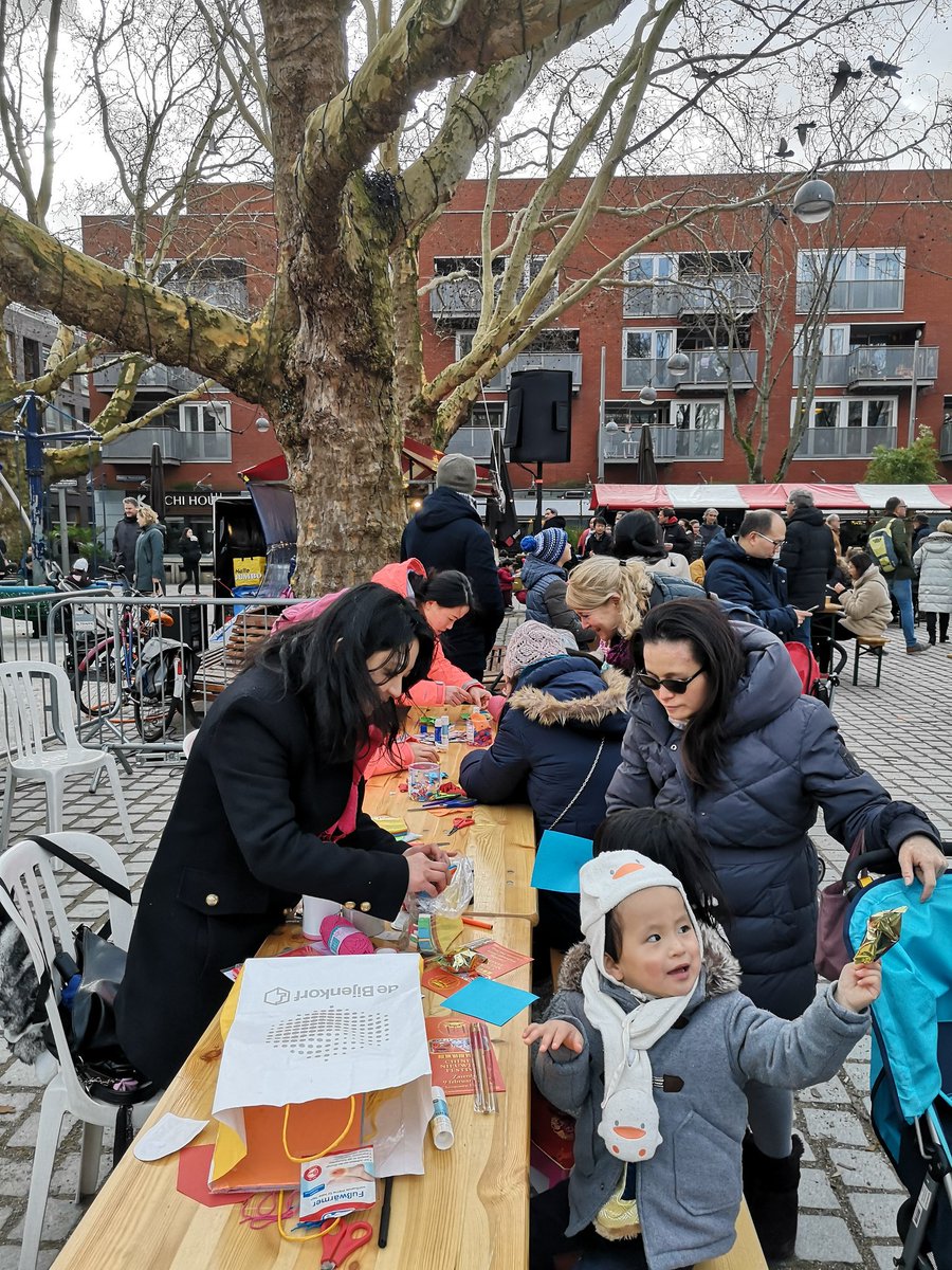 CNFDH1992's tweet photo. Wij hebben afgelopen zaterdag erg genoten van het Chinees Nieuwjaar Festival in Den Haag Chinatown. Jullie ook? :D @ Chinatown https://t.co/opjpaP3Amt https://t.co/dGSlX79CHB