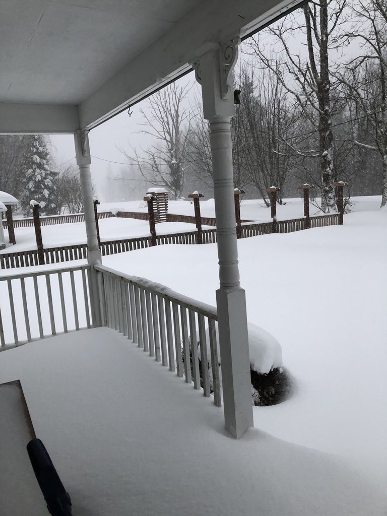 essentialjenni's tweet photo. Current update: We have been shoveling for about 3 hours and barely making progress. Snow is up to the 3ft fence and 5ft snow drifts. It is still snowing. I think I’m starting to panic! 🥺 in Ravensdale, WA https://t.co/K1aeaITYo6