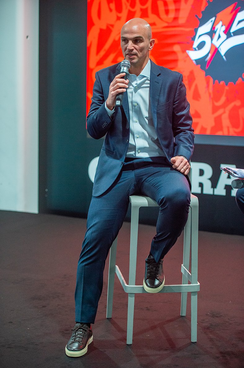 #Gatorade5v5
Kick off a San Siro
Grande spettacolo con <a href="/PIERPARDO/">Pierluigi Pardo</a> e #Cambiasso
#Sportland #calciogiovanile