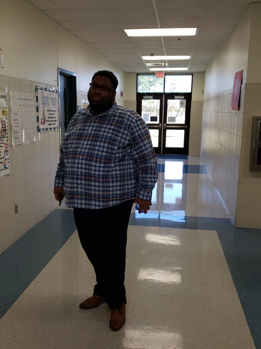BeeProspere's tweet photo. Mr.Lewis is getting ready for STEM night! @McMullanElem #mcmullan #mustangstem https://t.co/OmZTir8Io7