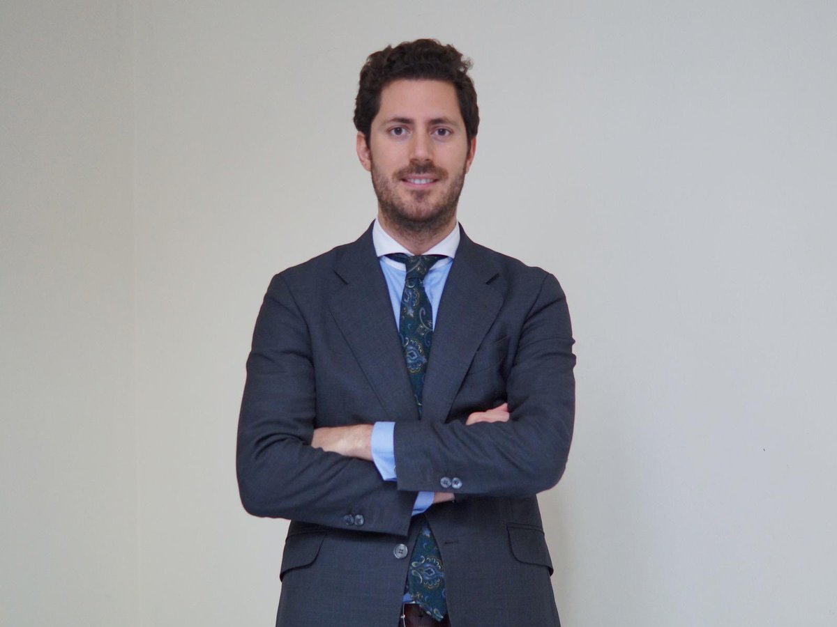 Jaime Yélamos Bermúdez-Coronel, colegiado nº
13.975 del ICAS, Licenciado en Derecho y Ciencias Políticas por la Universidad Pablo de Olavide.
Especialista en Derecho Procesal, Laboral y Mercantil
Trabaja en el Despacho MA ABOGADOS. 
Vocal tercero en candidatura #tueresajasevilla