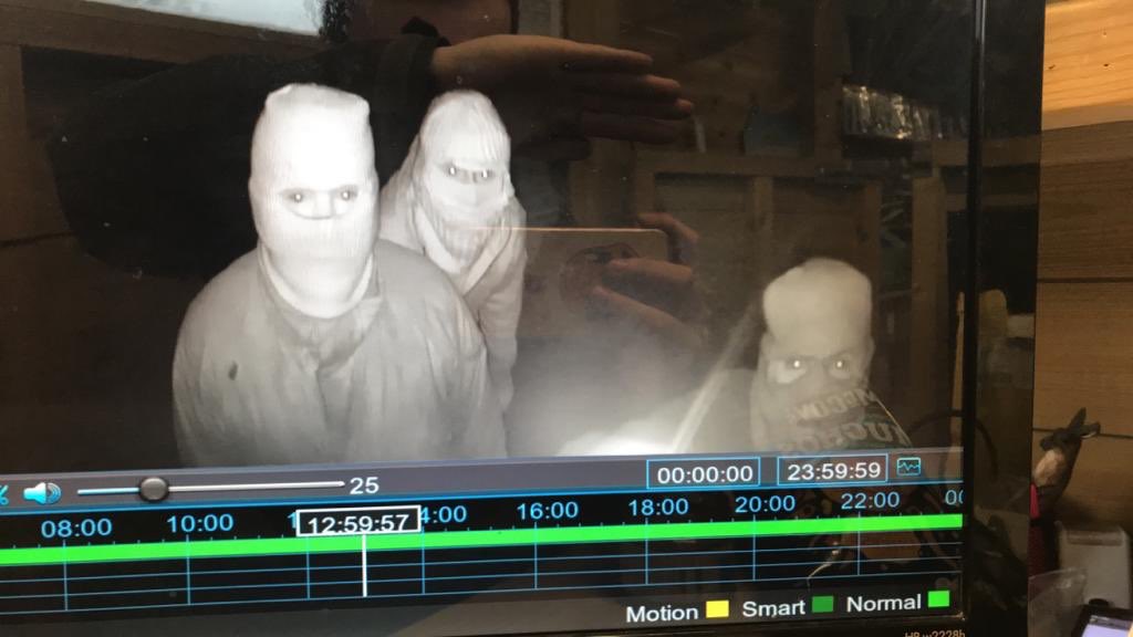 ExoticZoo's tweet image. We have some very sad news from Exotic Zoo... last night our zoo was broken in to and a rented digger stolen.... thankfully no animals have been hurt but the zoo is now £13500 in debt... we work hard to give our local community something amazing and never expected this 😔