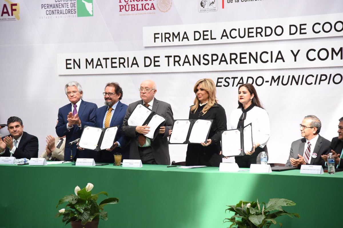 ClaudiaPavlovic's tweet photo. Qué satisfacción constatar que la rendición de cuentas está dando resultados: Somos de los Estados con menos observaciones en su gasto. Hoy ponemos el ejemplo con la firma del Acuerdo por la Transparencia y el Combate a la Corrupción. ¡Esto es tarea de todos! https://t.co/P88c9gTmEP