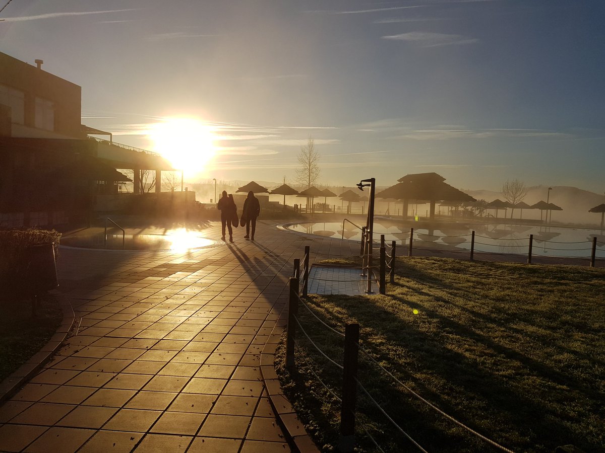 carlosmprendes's tweet photo. Mist and shadows, dawning in Montebelo-Aguieira training camp.
#redtorpedoes #teambelgium #sportersbelevenmeer #nelotrainingcenter #montebeloaguieira https://t.co/BNr6kYaxjM