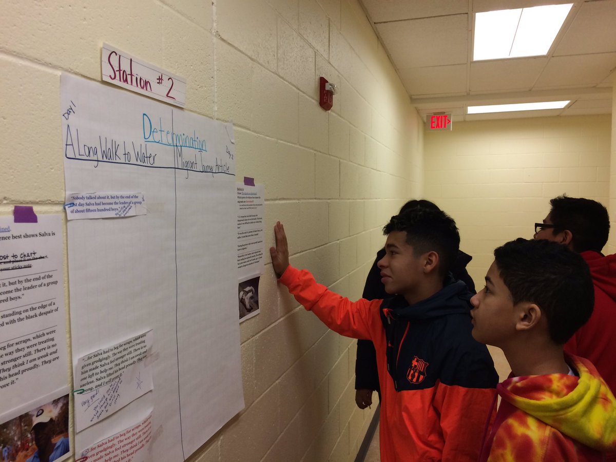 HamptonBays_MS's tweet photo. Awesome to see "walls that teach"! Check out these amazing students, working together and learning together. #WeAreHB https://t.co/RqyEEXY3Bn