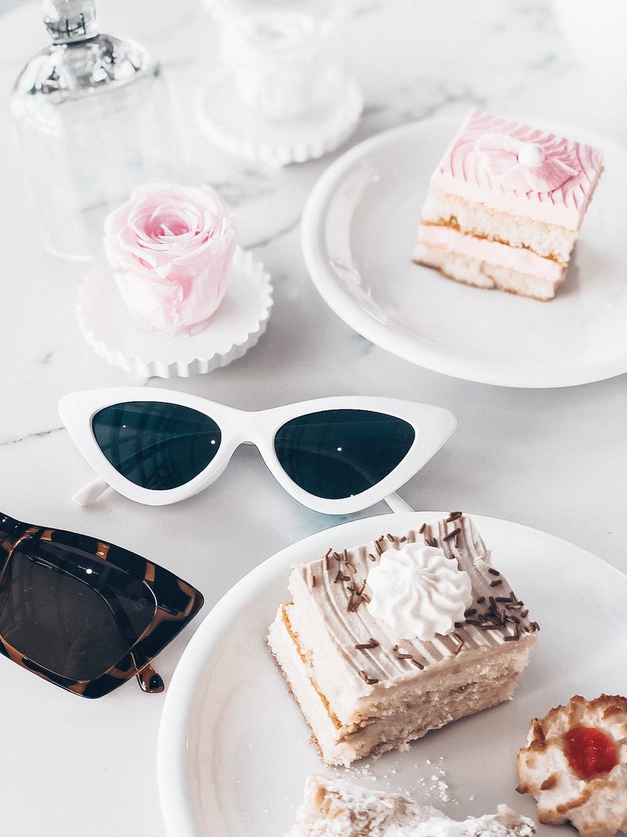 feelslikefri's tweet photo. #GiveawayAlert have you entered our GIVEAWAY yet? You could win these goodies 🌹🕶 Hurry, winner will be announced on Valentine’s Day. Enter here: https://t.co/roFpu9LlmY https://t.co/9idBQ6h15n
