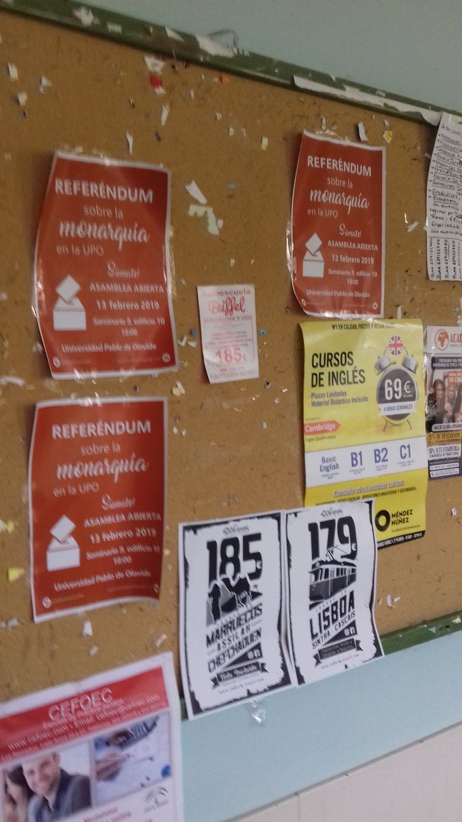 ReferendumUPO's tweet photo. Hoy hemos estado pegando carteles por la UPO. ¡Nos vemos mañana a las 18:00 para organizarnos y empezar a decidirlo todo! https://t.co/8FGeQ8mD5O