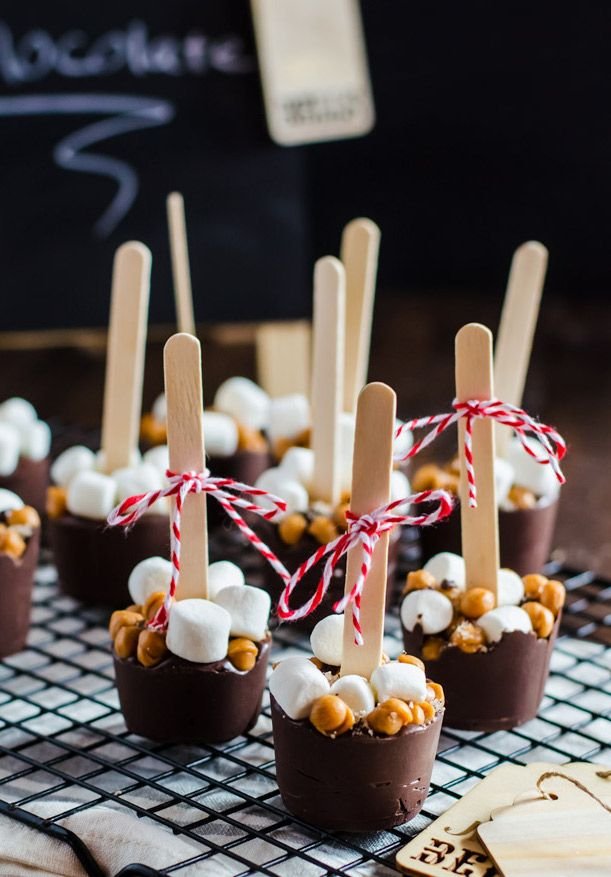 KenyonSquare's tweet image. Hot chocolate is a must for us during the winter season! If you feel the same, we recommend making a few of these mocha salted-caramel squares. They melt into a rich, warming beverage when added to hot milk! Recipe: bit.ly/2Se3pL5