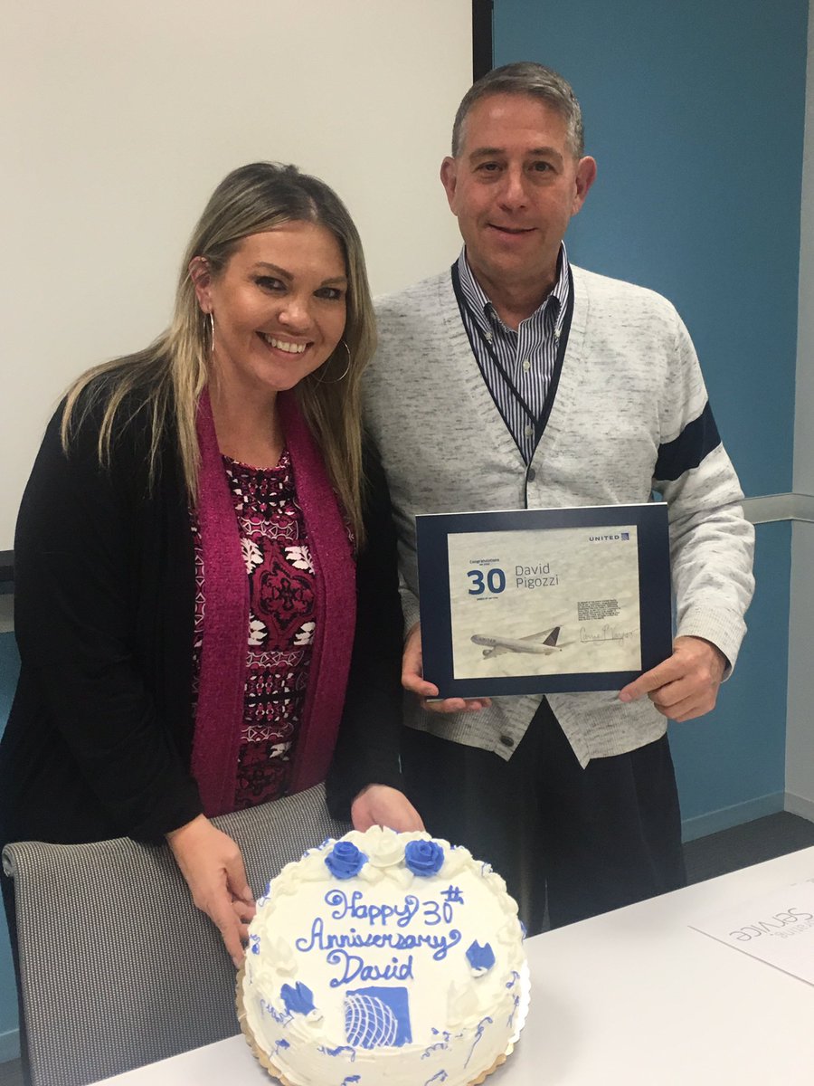 vargas_cara's tweet photo. Happy 30th Anniversary David! It is an honor to share this with you. Cheers to many more! @weareunited #FieldOpsHR #AlohaDavid https://t.co/V9RKTfstJ4