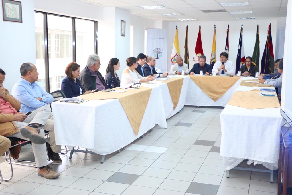 goberimbabura's tweet photo. #Ibarra | Galo Zamora Andrade Gobernador #Imbabura presidió Gabinete del Ejecutivo con delegados y representantes de las diferentes entidades de Estado. El objetivo fue evaluar la matriz de actividades a cumplir para garantizar aplicación de la política pública en el territorio. https://t.co/sRj0lemVtv