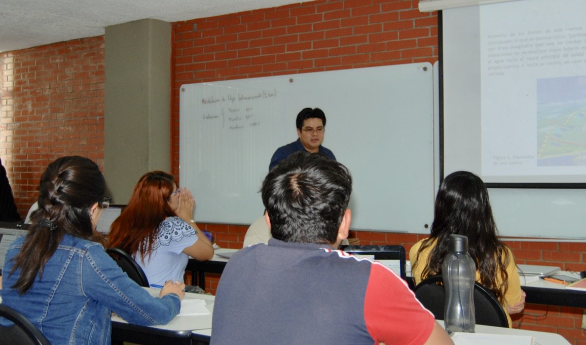 Posgrado_IMTA's tweet photo. Inicia el #curso extracurricular: #Modelación de flujo bidimensional en ríos (#IBER), impartido por el Dr. Rodrigo Roblero.
#CienciasyTecnologíadelAgua #IngenieríaCivil #Hidráulica #FormaciónSectorHídrico https://t.co/j3GJHHAnlK